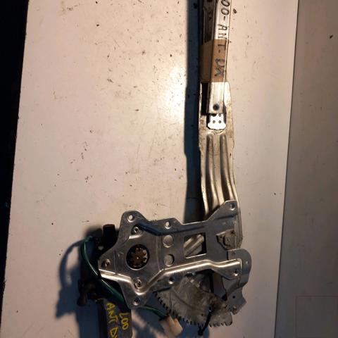 Mecanismo de acionamento de vidro da porta dianteira direita Mitsubishi Montero K8, K9