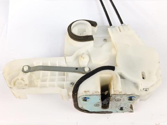 Fecho da porta dianteira esquerda 5715A739 MITSUBISHI