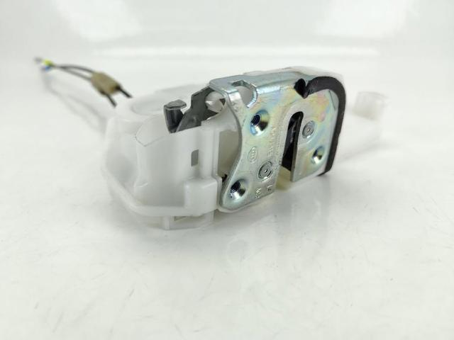 Fecho da porta dianteira esquerda Mitsubishi ASX GA