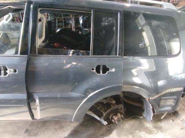 Porta traseira esquerda 5730A483 Mitsubishi