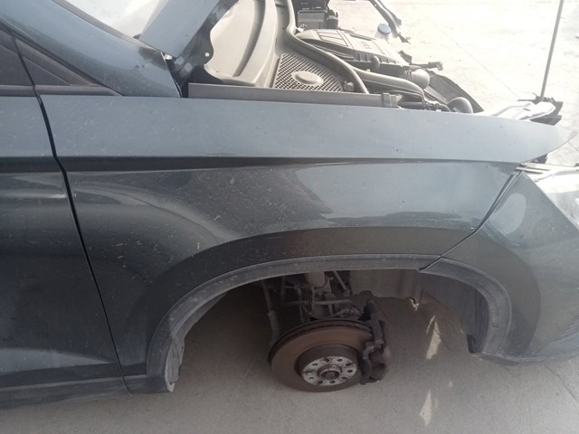 Pára-lama dianteiro direito 575821106A VAG