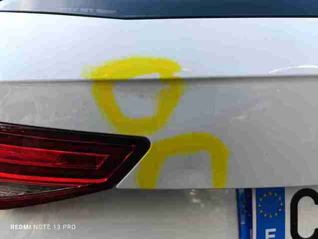 VAG 575827023B Ляда в наличии Ровно