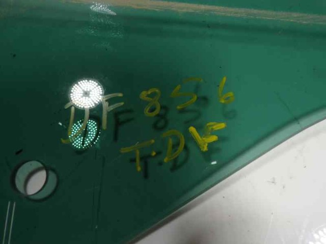 VAG 575845026A Стекло двери задней правой в наличии Полтава