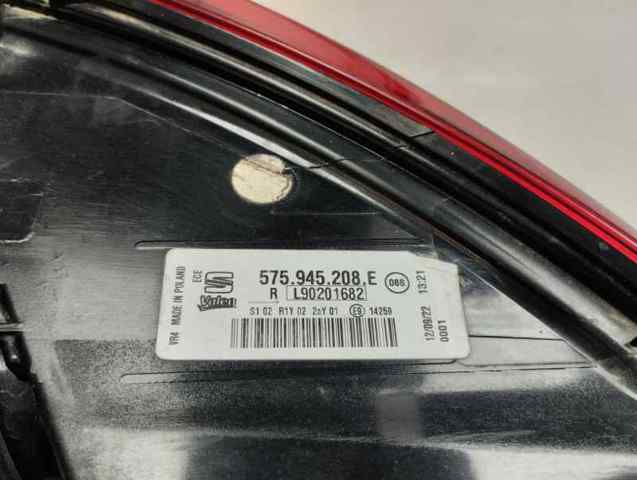 VAG 575945208E Фонарь задний правый внешний в наличии Павлоград