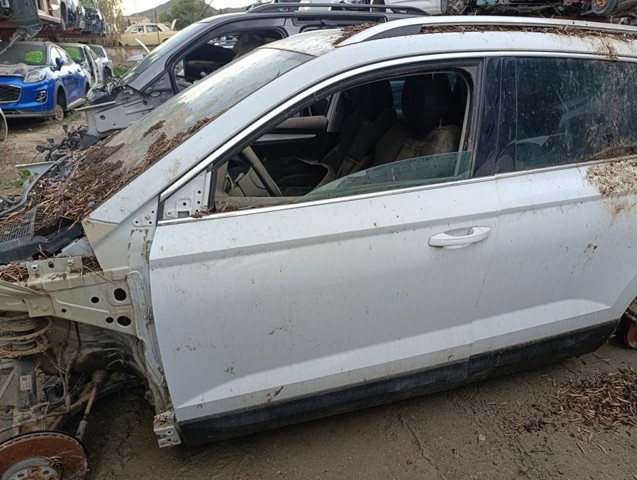 Porta dianteira esquerda Skoda KAROQ NU7, ND7
