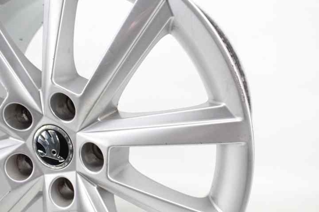 5E0601025E8Z8 VAG Диски колесные купить в Украина