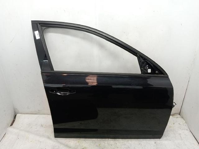 Porta dianteira direita 5E0831052B VAG/Skoda