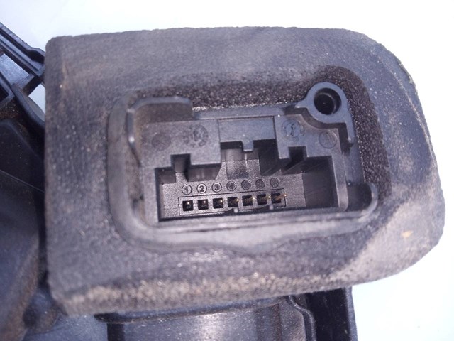 Fechadura dianteira direita para assento Toledo IV (kg3) (2012-2019) 5E1837016A