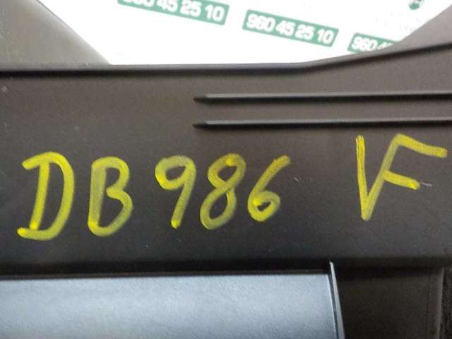 VAG 5E1857121A9B9 Крышка перчаточного ящика (бардачка) в наличии Ровно