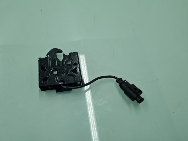 VAG 5E3823509 Замок капота в наличии Ирпень