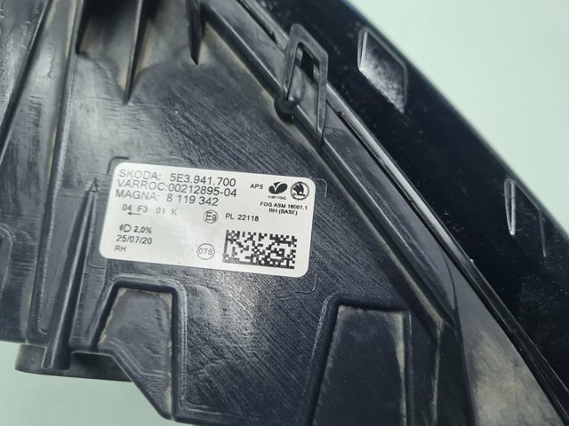 5E3941700 VAG Фара противотуманная правая купить в Чернигов