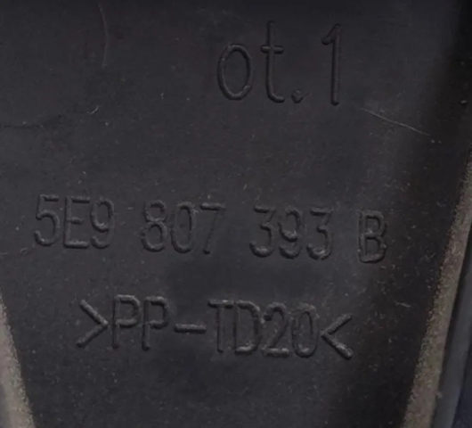5E9807393B Направляющая заднего бампера левая купить Тернополь