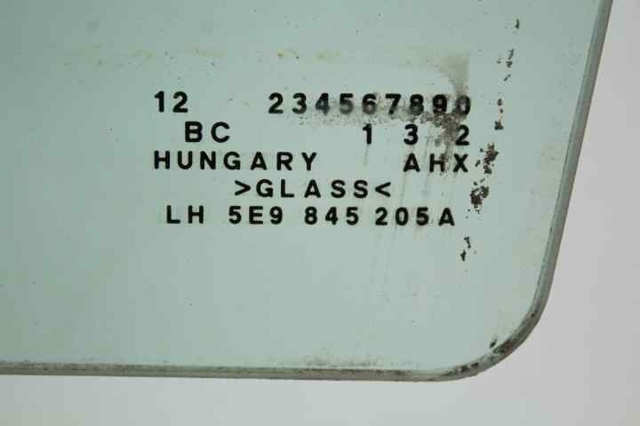 VAG 5E9845205C Стекло двери задней левой в наличии Одесса