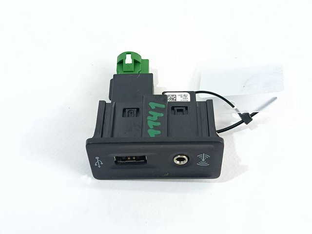 VAG 5G0035222E USB-разветвитель в наличии Ужгород
