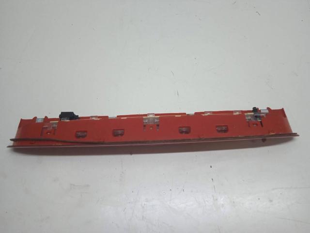 Sinal de parada traseiro adicional Volkswagen Golf 521