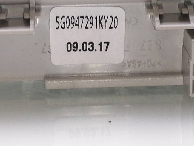 5G0947291KY20 VAG Плафон освещения салона (кабины) задний купить в Львов