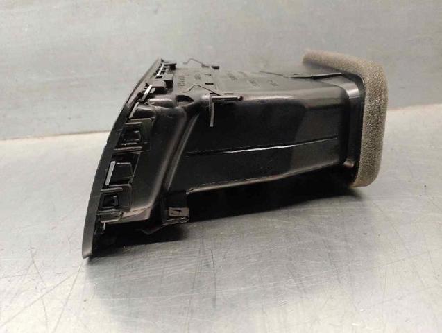 VAG 5G1819704R Воздуховод (распределитель воздуха под "торпедо") правый в наличии Тернополь
