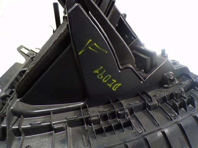 5G1857101P82V Ящик перчаточный (бардачок) купить Львов