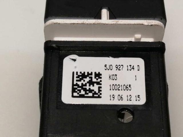 VAG 5J0927134D в наличии Ровно
