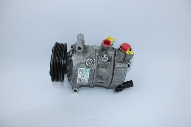 Compressor de ar condicionado para Audi A3 (8V1) (2012-...) 1.6 atração 5K0820803C