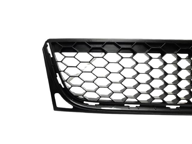 5K0853677C Решетка бампера переднего центральная купить Ужгород