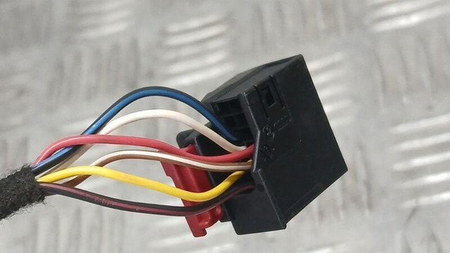 VAG 5K0857507AD Зеркало заднего вида левое в наличии Тернополь