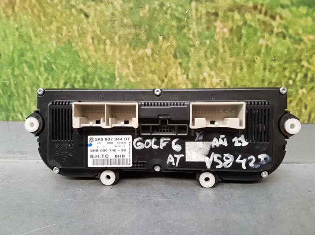 Unidade de controlo dos modos de aquecimento/condicionamento Volkswagen Passat 3C2