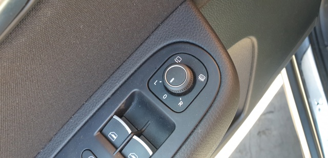 Controle retrovisor para Volkswagen Golf V 2.0 TDI CBBB 5K0959565