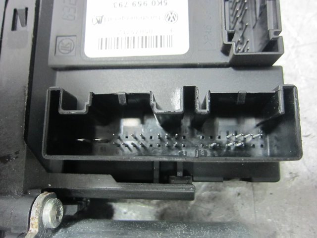VAG 5K0959701B в наличии Ровно