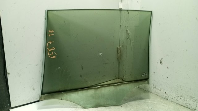5K6845026C Стекло двери задней правой купить Хмельницкий