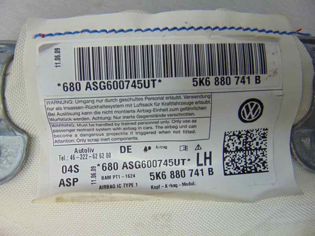 VAG 5K6880741B Шторка боковая, левая в наличии Житомир