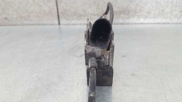 VAG 5L0823509B Замок капота в наличии Львов