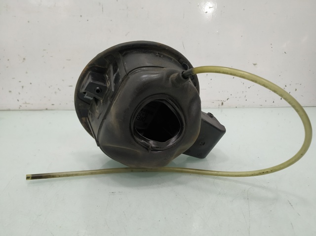 5M0809857 VAG Лючок бензобака купить в Житомир