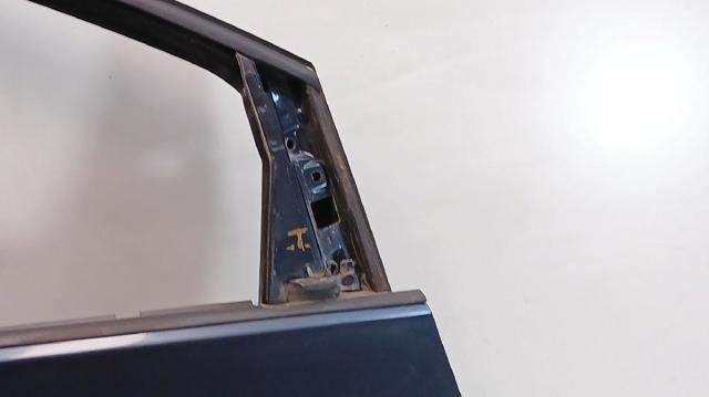 VAG 5M0831106E Панель-щека двери передней правой в наличии Николаев