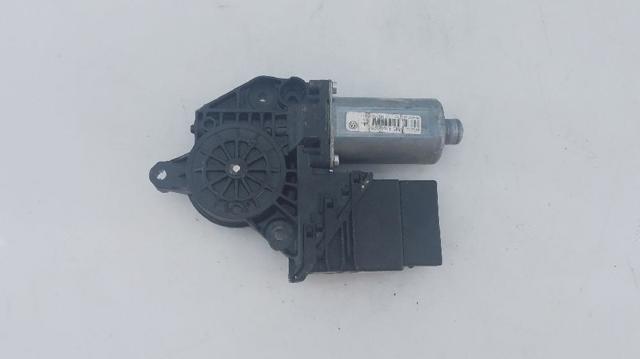 VAG 5M0839402B в наличии Черкассы