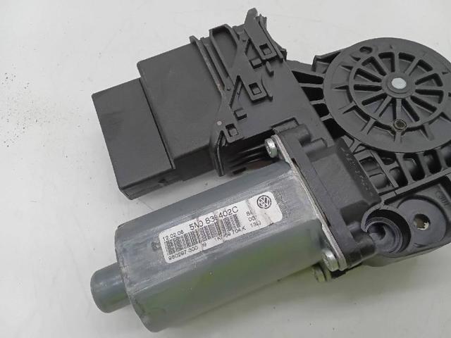 VAG 5M0839402C в наличии Киев