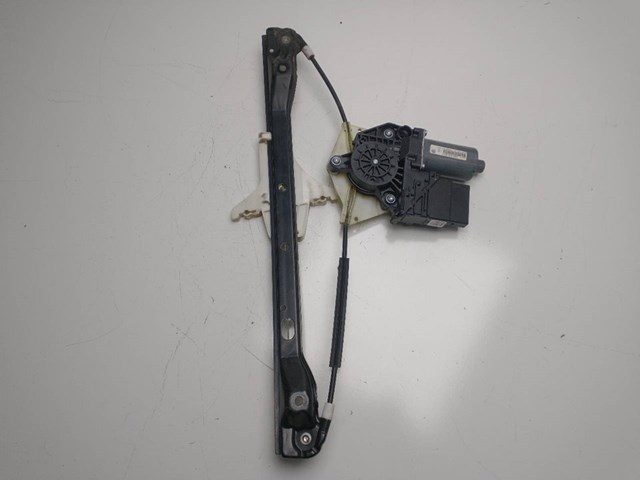 VAG 5M0839402C в наличии Киев