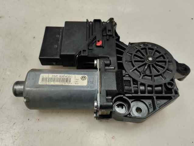 VAG 5M0839402C в наличии Украина