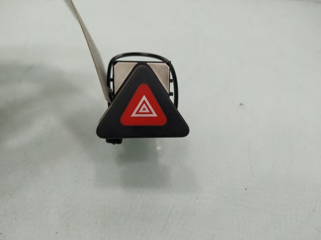 5M0953509B VAG Кнопка включения аварийного сигнала купить в Полтава