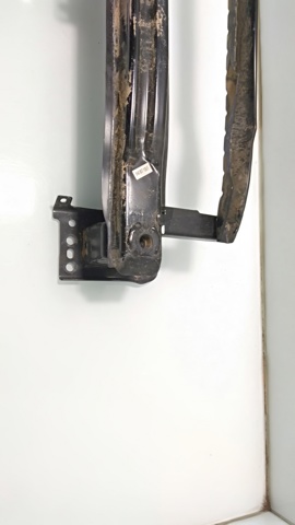 Reforçador do pára-choque dianteiro 5N0807109F VAG