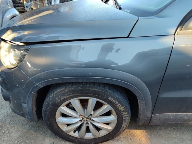 Pára-lama dianteiro esquerdo 5N0821105A VAG