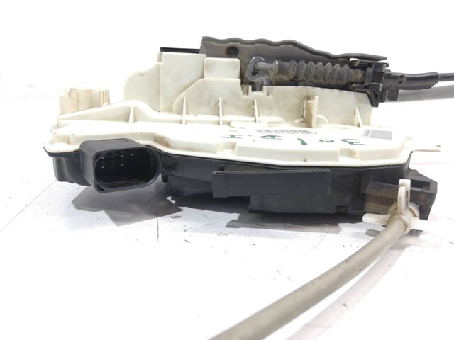 Fecho da porta dianteira esquerda 5N1837015A VAG