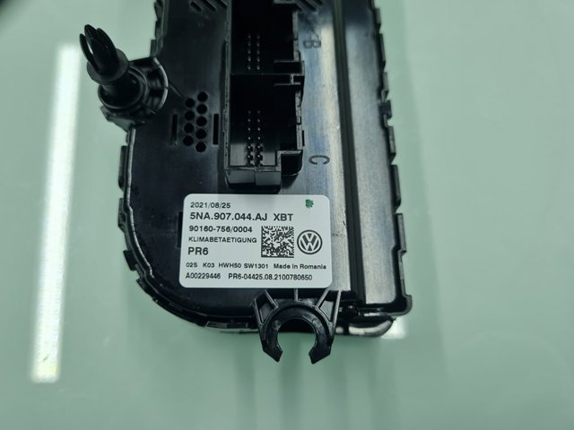 5NA907044AJ Блок управления кондиционером купить Киев