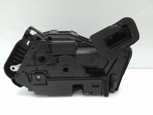 VAG 5NB837016 Замок двери передней правой в наличии Черкассы