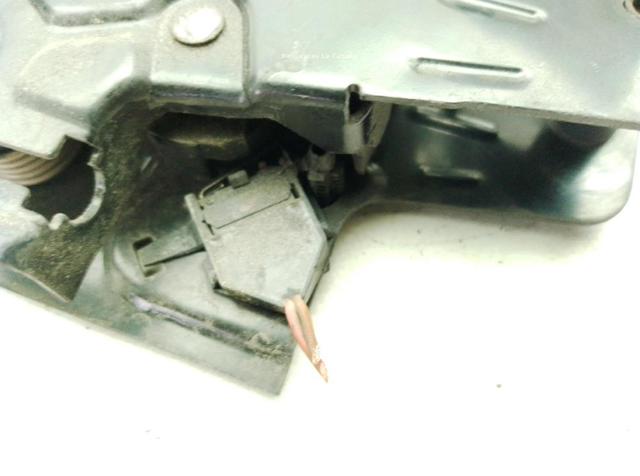 5P0823509E9B9 Замок капота купить Львов