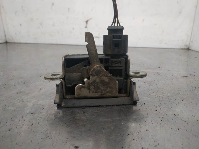 5P0827505D VAG Замок багажника купить в Винница