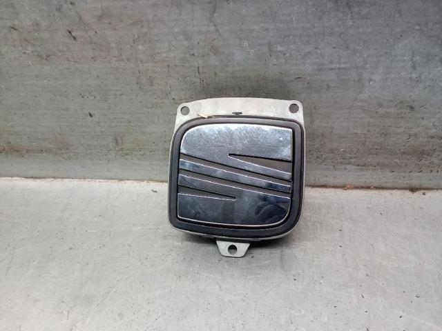 Puxador externo de tampa de porta-malas (de 3ª/5ª porta traseira) 5P0827565C VAG