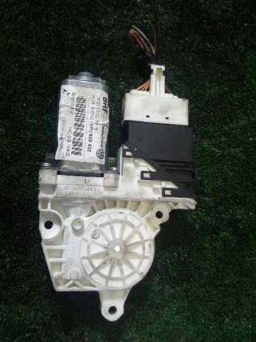 VAG 5P0839402 в наличии Львов