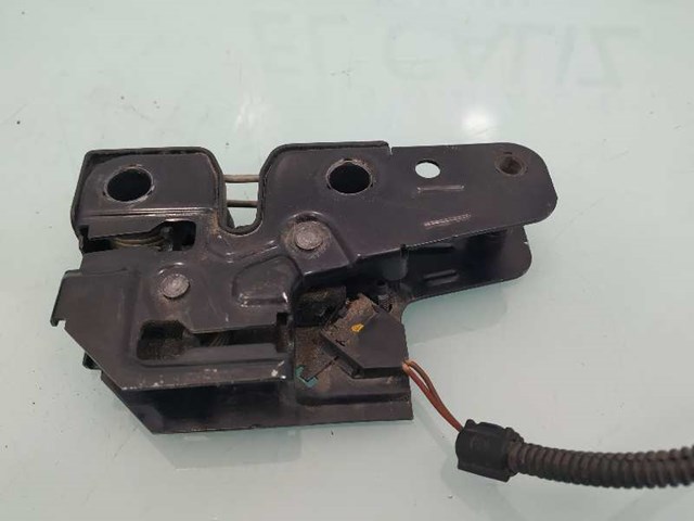 VAG 5P1823509D Замок капота в наличии Киев