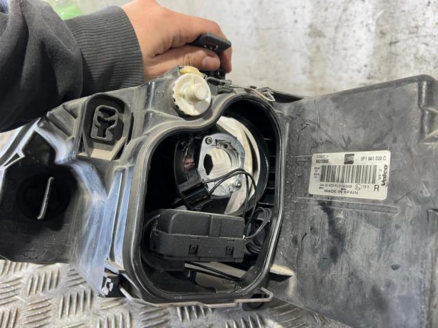VAG 5P1941030C Фара правая в наличии Ужгород
